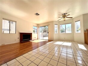 Building Photo - 425 Pemberry Cir