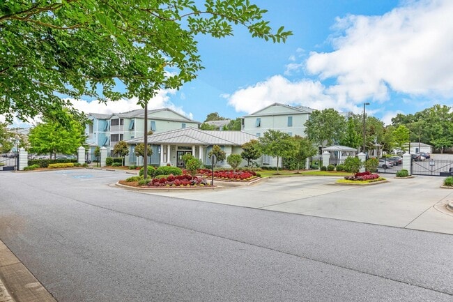 Foto del edificio - West Woods Apartments