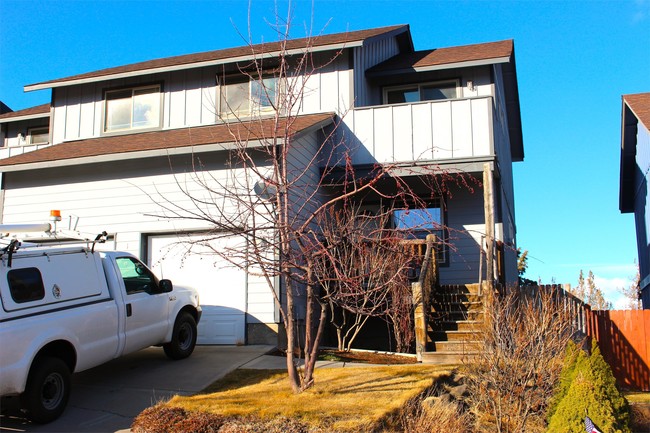 Building Photo - 1697 NE Lotus Dr