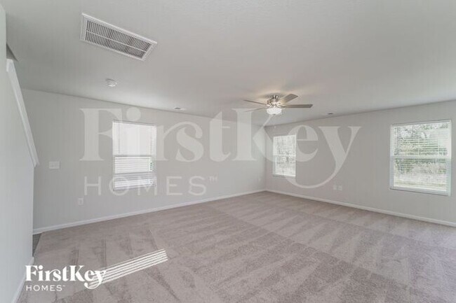 Foto del edificio - 5035 Wolfridge Ave