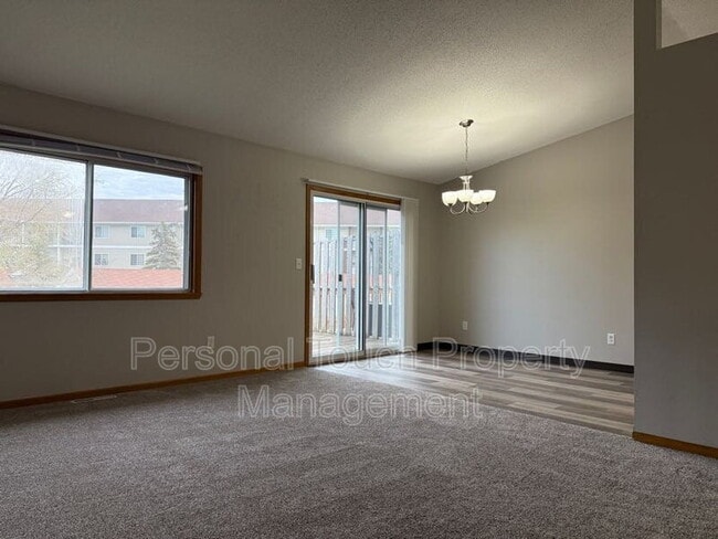 Building Photo - 2510 Amber Valley Ct S