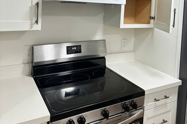 Modern Cabinets - Sunset Apartments