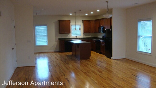 Building Photo - 3 br, 2.5 bath House - 700 Michelle Lane