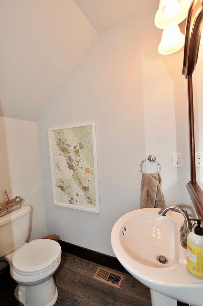 Building Photo - Canfield Mountain 3 bed 2.5 bath with loft...