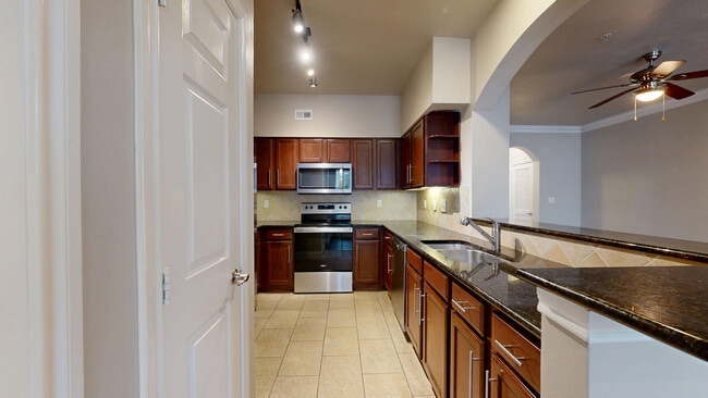 Interior Photo - THIRTY377