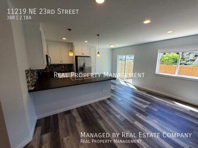 Foto del edificio - New Construction Townhome in Landover Sharmel