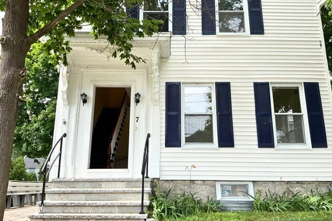 Foto del edificio - 7 Riverneck Rd