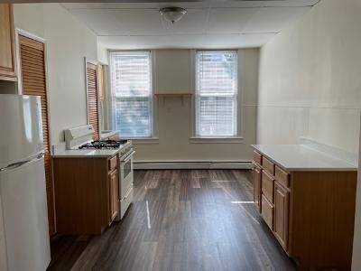 Building Photo - 405 Monroe St