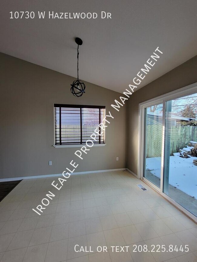 Building Photo - 10730 W Hazelwood Dr