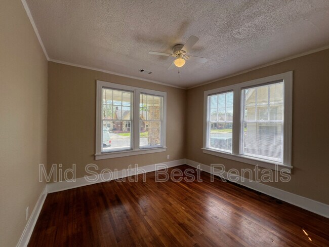 Foto del edificio - 991 N Willett St