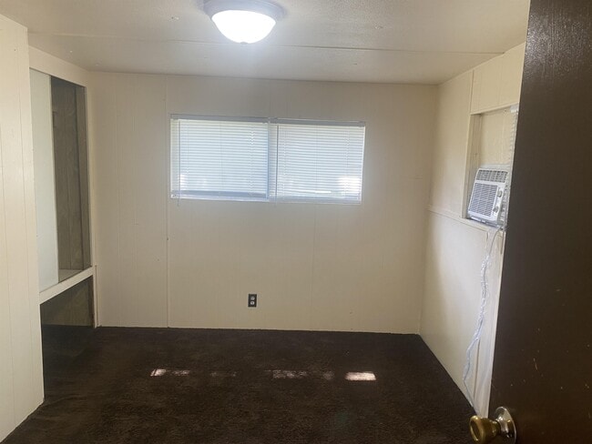 Building Photo - 2220 Christy Ln