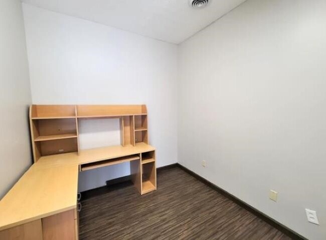 Foto del edificio - 109 E Quitman St
