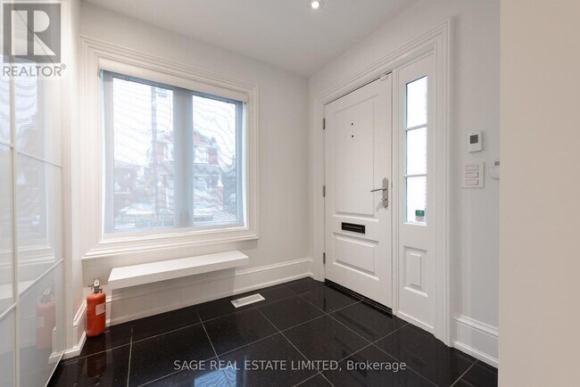 Photo du bâtiment - 170 Silverthorn Ave