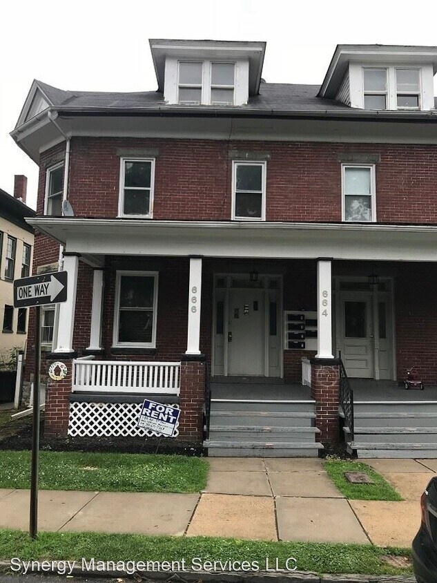 Primary Photo - 664-666 Oak Hill Ave