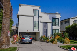 Building Photo - 3314 Mentone Ave