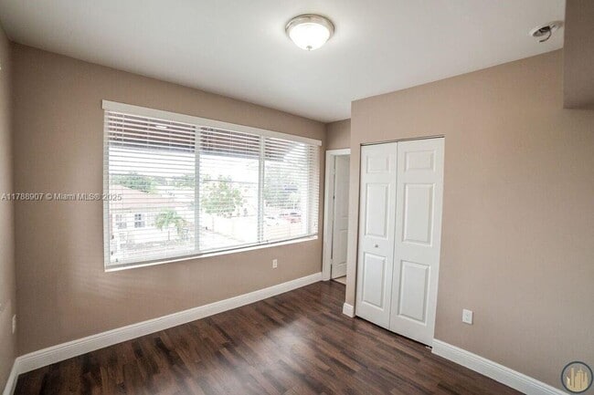 Foto del edificio - 1752 NW 1st St