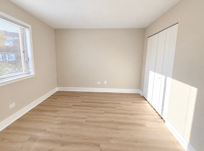 Building Photo - 381 Oak Trails Rd