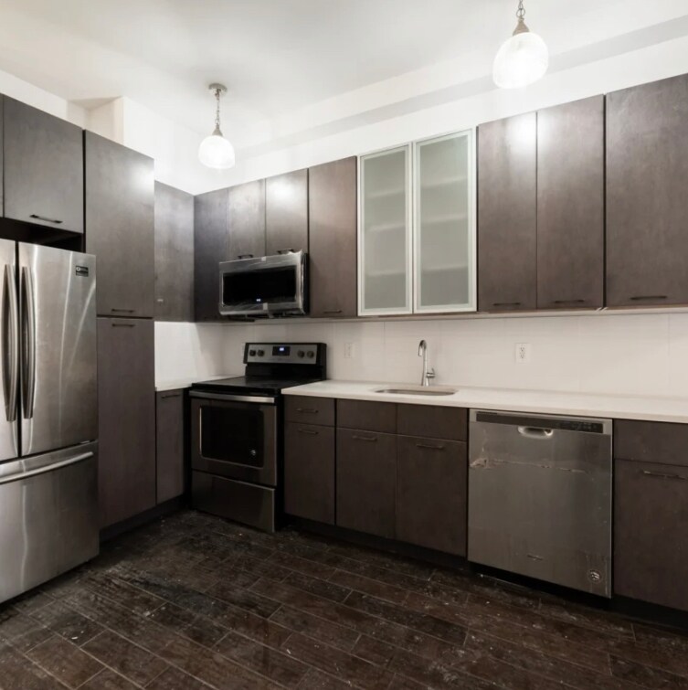 Kitchen - 807 Quincy St