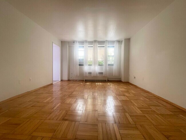 Foto del edificio - 6515 Boulevard E