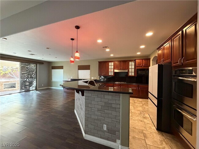 Foto del edificio - 8315 Cupertino Heights Way