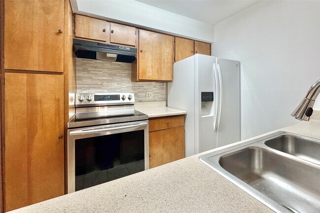 Foto del edificio - 3075 Walnut Bend Ln