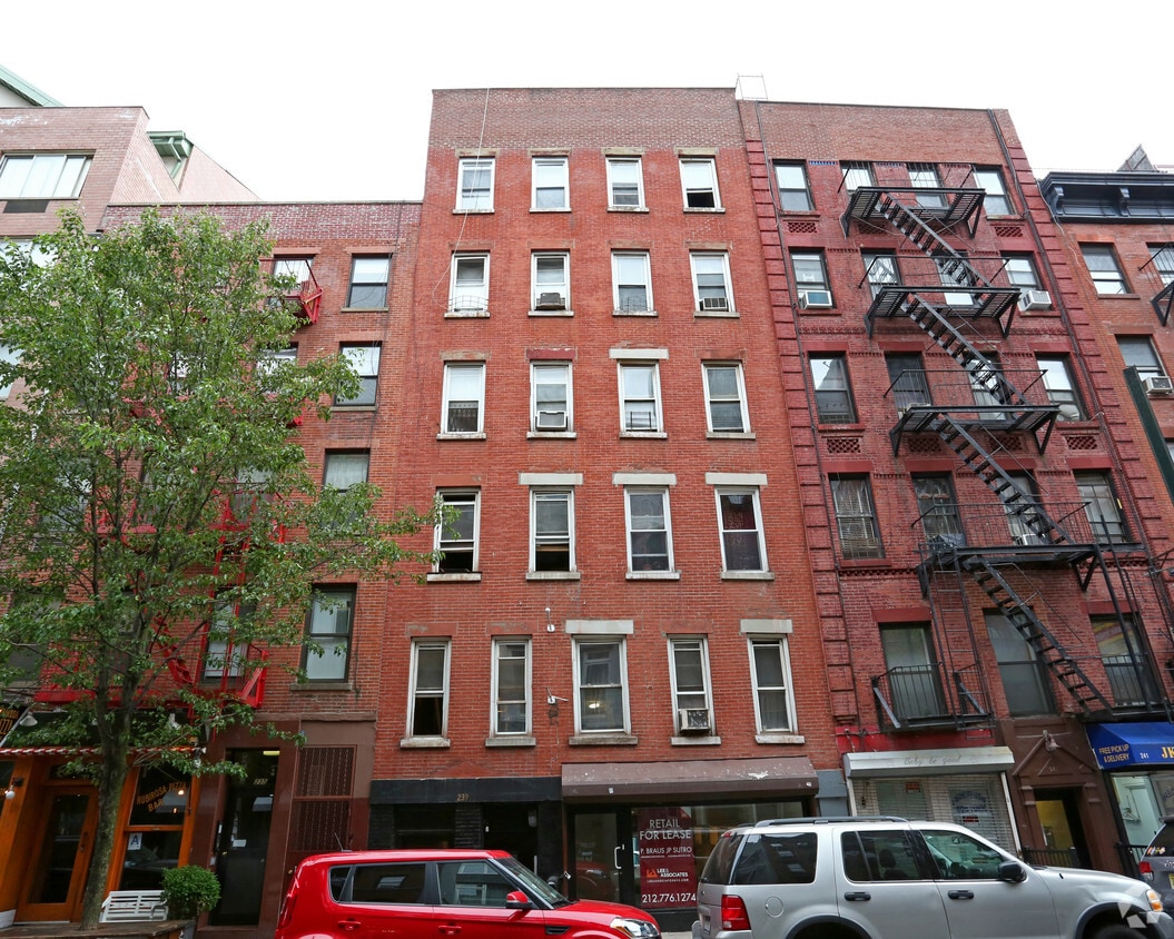 Building Photo - 239 Mulberry St
