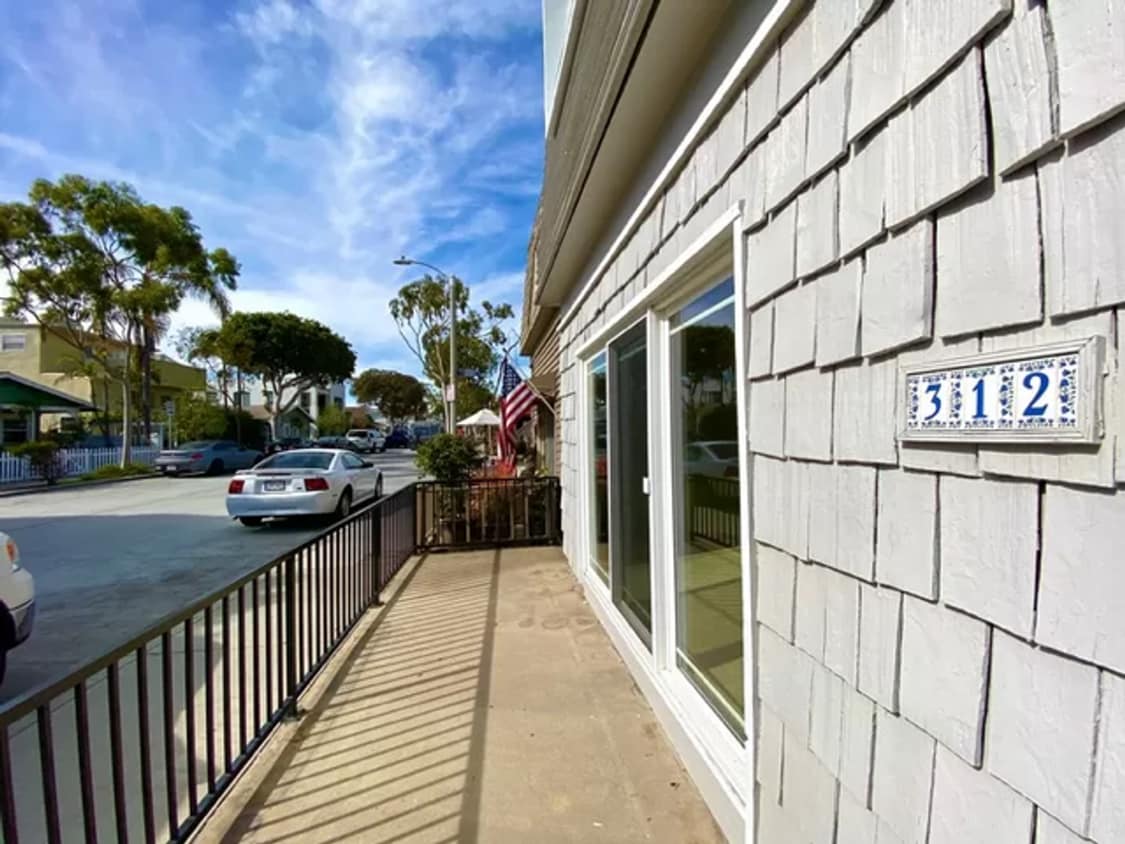 Primary Photo - 312 E Bay Ave