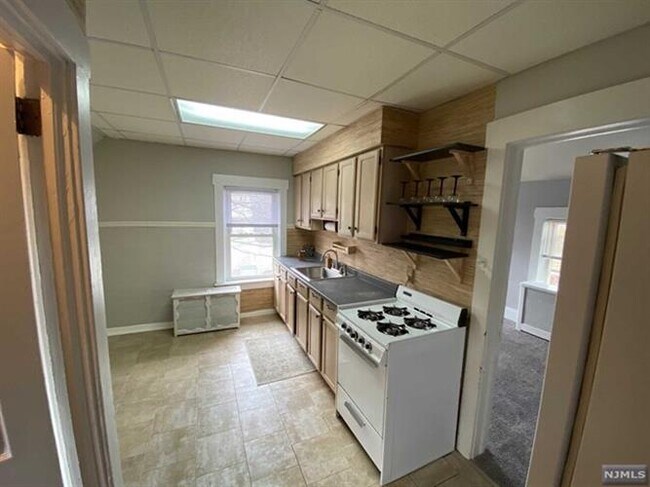 Building Photo - 450 Glenwood Ave