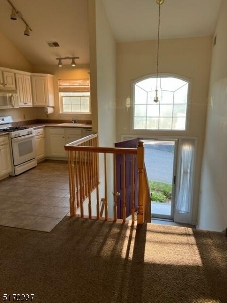 Foto del edificio - 8 Oak Point Dr