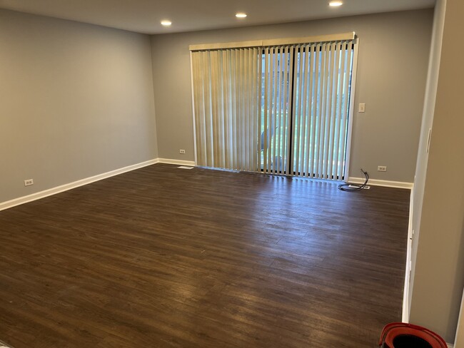 Building Photo - 4780 Calvert Dr