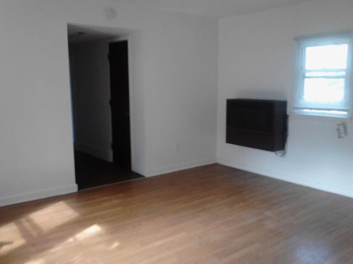 Foto del edificio - 509-509 1/2 Forest Street