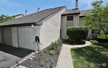 Building Photo - 94 Tennyson Dr