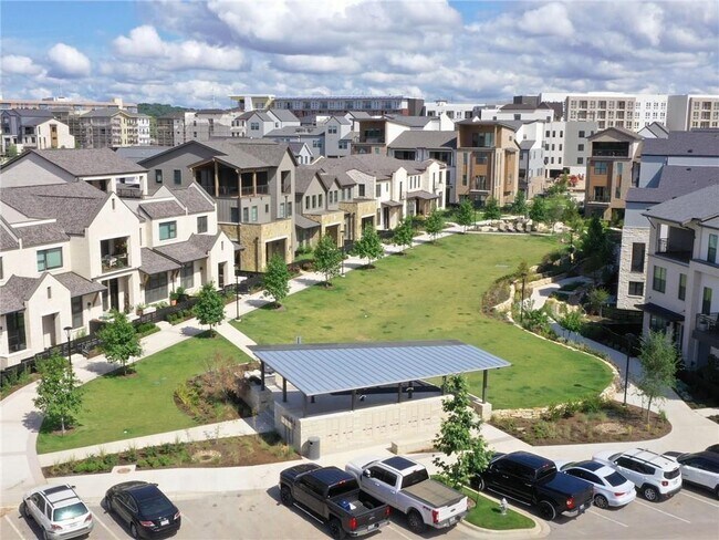 Building Photo - 3903 Vantage Dr