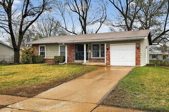Building Photo - 1165 Lees Ln
