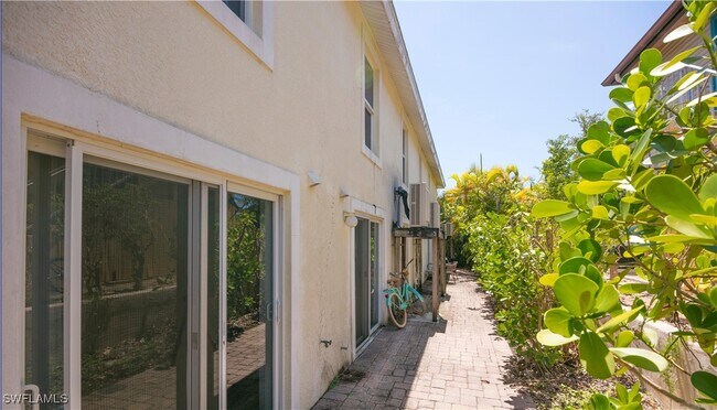 Foto del edificio - 1555 Blue Point Ave