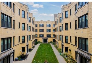 Building Photo - 3821 N Greenview Ave