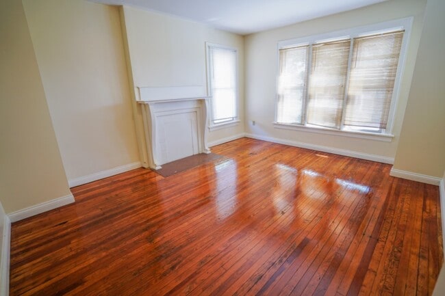 Building Photo - 72-72 1/2 E 14th Ave-SFH