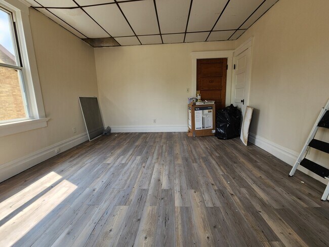 Building Photo - Leasure Ave FourPlex