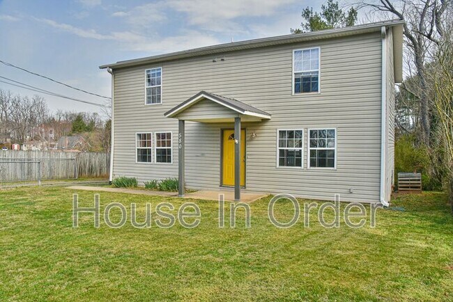 Foto del edificio - 580 Fairview Rd