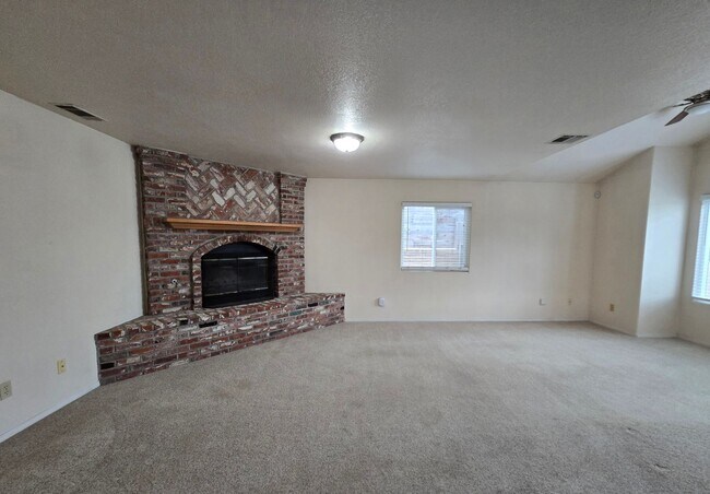 Foto del edificio - Well Maintained 3bd/2ba House