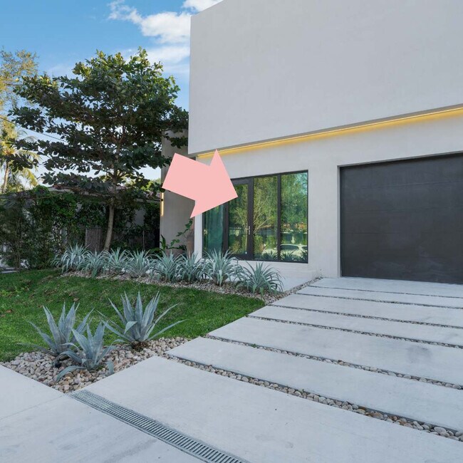 Foto del edificio - 670 NE 67th St