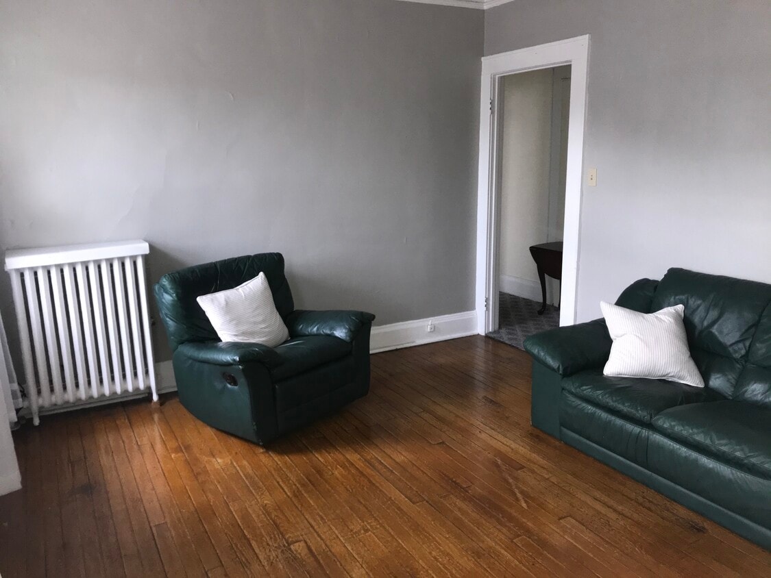 Living Room - 1529 Adams Ave