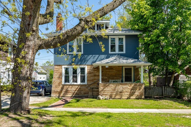 Building Photo - 711 Granger Ave