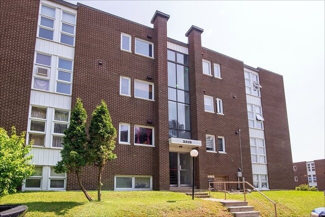 Building Photo - 3320 rue de la Monnerie