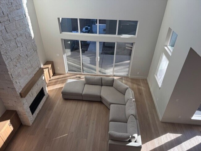 Foto del edificio - West Side Location with Detached ADU