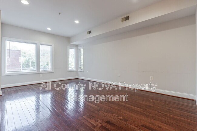 Foto del edificio - 1384 Talbert Ct SE