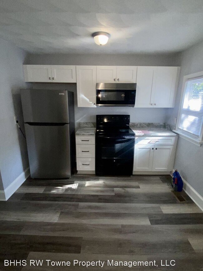 Building Photo - 2 br, 1.5 bath House - 940 Reservoir Avenue