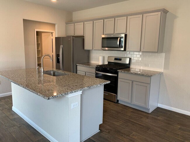 Foto del edificio - 211 Hamilton Pool Ln