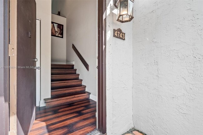 Foto del edificio - 4743 NW 97th Ct