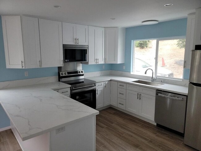 Building Photo - 9612 Petite Ln